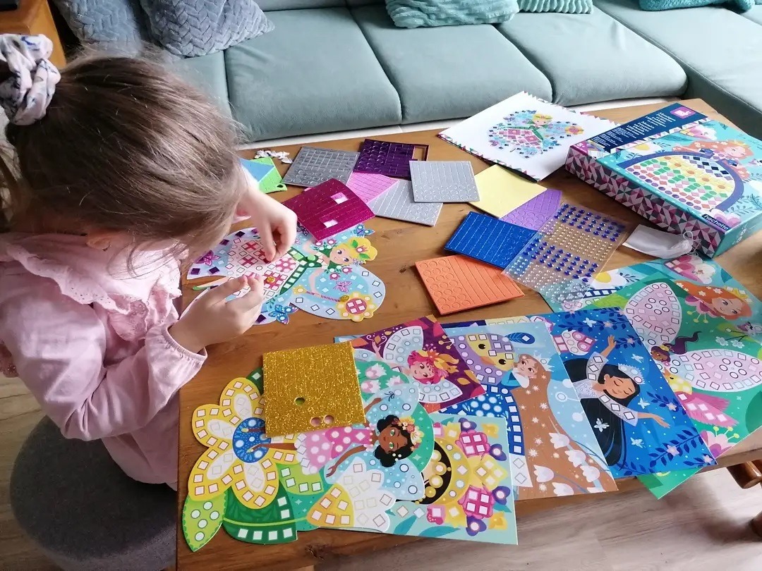 Kreatvna hraka Mozaika Princezn a vly Janod Atelier Sada Maxi od 5 rokov