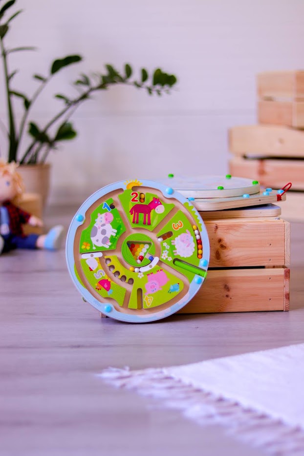 Detsk hra magnetick labyrint s perom Farma sla Haba na rozvoj motoriky od 2 rokov