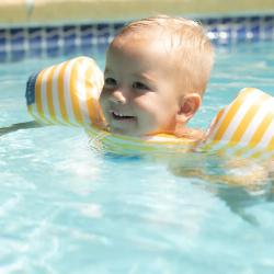 Swim Essential Plvacia vesta s rukvnikmi Veryba pre deti od 2 rokov 5